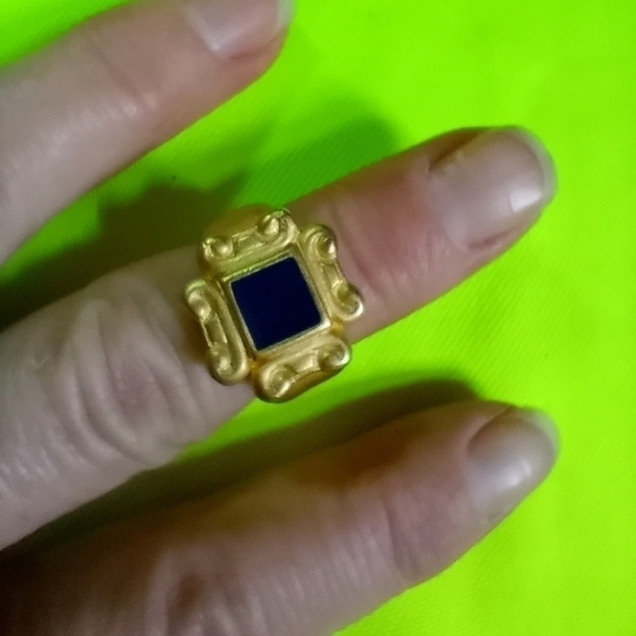 Goldtone decorative blue square matte finish Ring size 6.5 - Picture 1 of 4